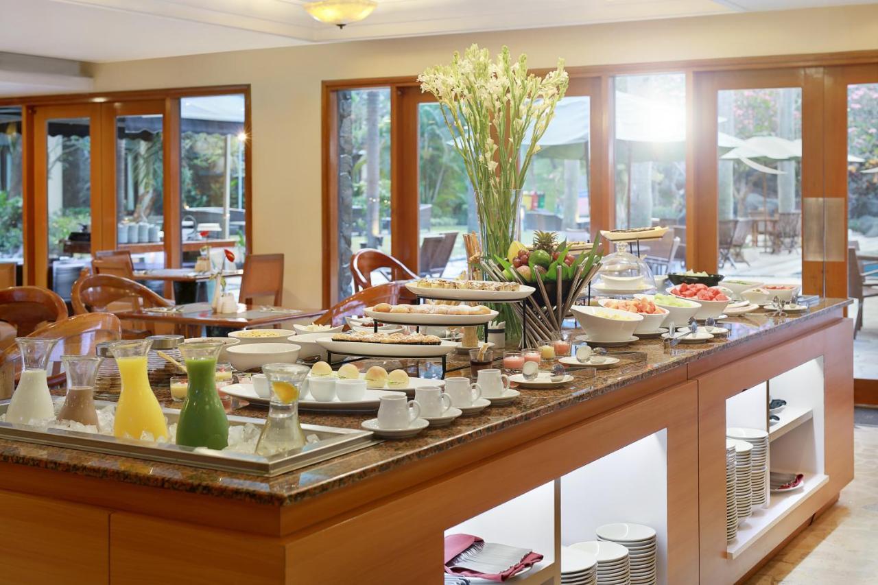 Grand Tropic Suites Hotel Surabaya Kültér fotó
